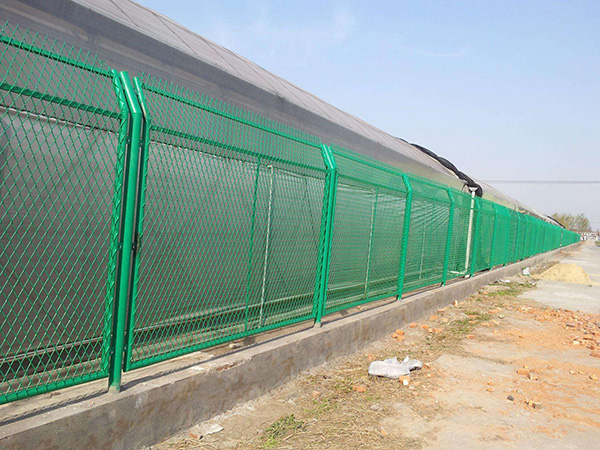 鐵路護欄網 - 安平縣全昊金屬(shǔ)絲(sī)網制品有限公司圖片5