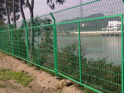 雙邊絲護欄網 - 安平縣全昊金屬(shǔ)絲(sī)網制品有限公司圖片6